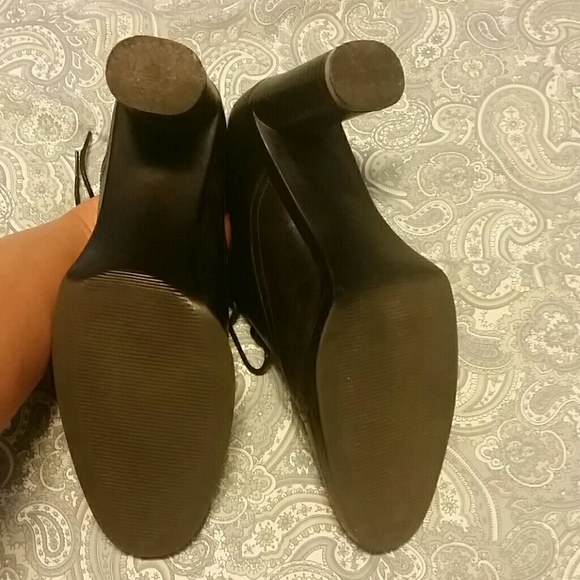 Black Heels - Picture 2 of 3